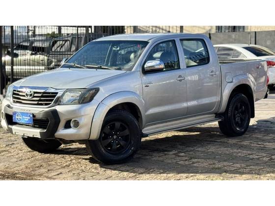 TOYOTA HILUX 3.0 SR 4X4 CD 16V TURBO INTERCOOLER DIESEL 4P AUTOMÁTICO TOYOTA HILUX 3.0 SR 4X4 CD 16V TURBO INTERCOOLER DIESEL 4P AUTOMÁTICO